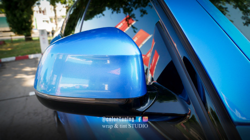 detaliu colantare capac oglinda BMW X6 