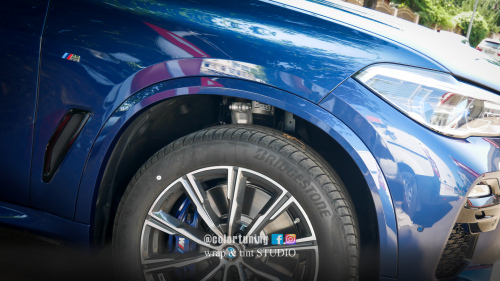 detalii folie protectie vopsea aripa BMW x5m