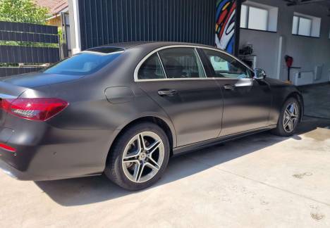 Colantare Mercedes C-Class în negru satin