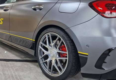 Mercedes A45 AMG folie lucioasă personalizată