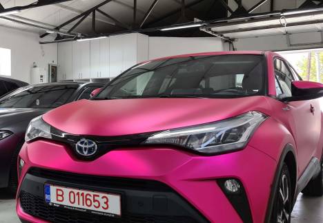 Toyota C-HR roz crom satinat 