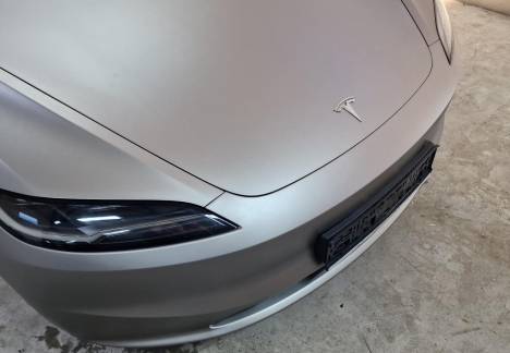 Tesla Model 3 bej satin