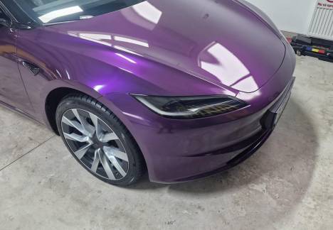 Tesla Model 3 folie mov