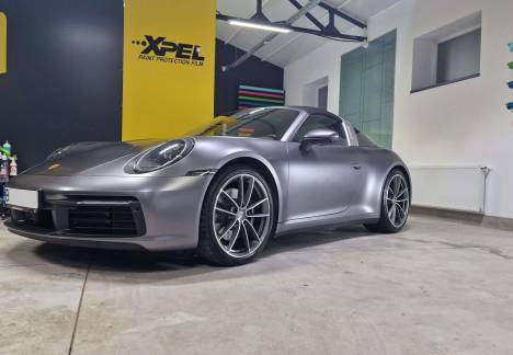 Colantare Porsche Spyder în gri satin – calitate premium