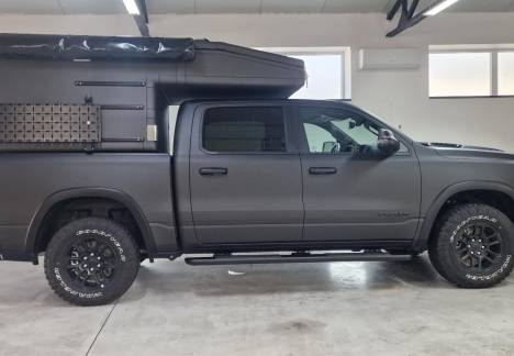 preț colantare Dodge Ram negru mat