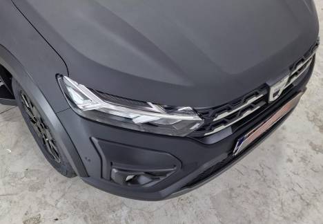 colantare premium dacia negru mat