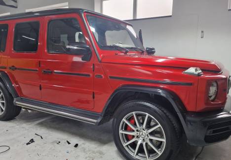 G63 AMG roșu lucios