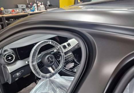 Colantare auto completă Mercedes cu demontare profesională